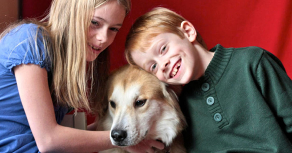 5 Vorteile von Hunden und Kindern, die zusammen aufwachsen
