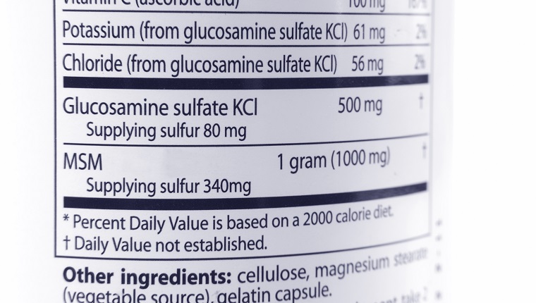 Nahaufnahme der Glucosamin & MSM-Kennzeichnung. Keine Verstöße, keiner der Inhaltsstoffe ist eine Marke oder ein Markenname.