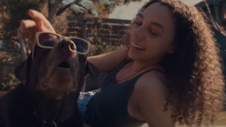 Die Farmer's Dog Super Bowl-Werbung zeigt die Macht der Hundegesellschaft