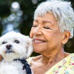 5 Gründe, warum Rentner einen Hund adoptieren sollten