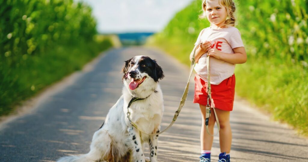 Studie zeigt, dass Kinder mit Hunden mehr Sport treiben